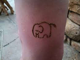 This Little Guy Is Just Cute Elephant Henna Henna Tattoo Designs Henna Tattoo Hand Henna Designs Feet