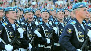 С момента основания такого рода войск форма вдв ни чем не отличалась от одежды ввс ркка или батальонов авиа особого назначения. Forma Voennaya Desantnikov Vdv Rossii Novoe Dembelskoe Obmundirovanie Polevaya Oficerskaya I Ofisnaya Odezhda V 2020g