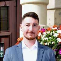 100+ perfiles de «Brumec»