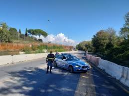 Un paracadutista di 35 anni ha sfiorato la tragedia ieri, a guidonia, nel corso della manifestazione memorial guidoni. Incidente Roma Ieri