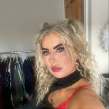 Arlene Kelleher's Instagram, Twitter & Facebook