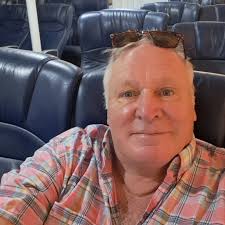 Does anybody give Salsa or Bachata lessons