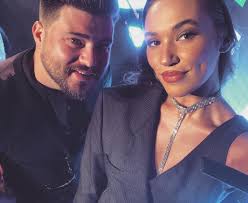 Już za chwilkę, wystąpimy z @aliciaszemplinska podczas wspaniałego koncertu  premier w Opolu. Zaśpiewamy w duecie czy osobno? Zapraszam przed  telewizory!! @opolefestiwal #music #narodowecentrumpolskiejpiosenki  #festiwal #opole