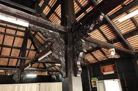 Majsid kampung laut, nilam puri, kota bharu, kelantan, malaysia. Innenraum Von Masjid Kampung Laut Bei Nilam Puri Kelantan Malaysia Stockbild Bild Von Gemeinschaft Pfosten 52089679