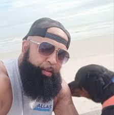 A fishing buddy of mine in Hong Kong sent me these pictures from the last  weekend. Found it pretty interesting figured I would share with the group.