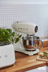 Mit Den Smeg Geraten Machen Kochen Und Backen Doppelt Spass Individuelle Kuche Kuche Smeg Wasserkocher