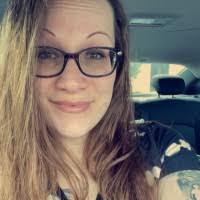 Amanda Babcock's Instagram, Twitter & Facebook