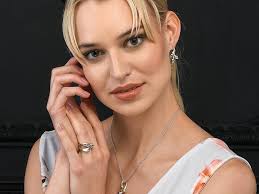 Diamond Treats Mens Tennis Bracelet, Solid 925 Sterling Silver Bracelets  for Men with 4mm AAA Sparkling White Cubic Zirconia Stones, Stylish Short  19cm Tennis Bracelet, Mens Bracelets with Gift Box : Amazon.co.uk: