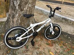 Pin By Scott Lindsey On Likesand Loves Old Scool Bmx Bicycle
