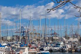 Vi er opptatt av å holde det vi lover både når det gjelder avtalt leveringstid og kvalitet på utførelsen av arbeidene. Real Club Nautico In Valencia Segelverein In Valencia