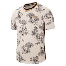 René lacoste created the lacoste clothing brand in 1933, trading in the men's dress shirts and trousers worn at the time for breathable polo shirts and pants. Nike Paris Styles 2019 Online Kaufen Tennis Point