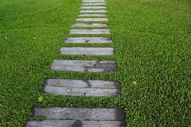 If you're building a new path or fixing an old one, we'll lead you in the right direction with 20 stone walkway designs in a variety of styles. Diy Garden Paths And Backyard Walkway Ideas The Garden Glove