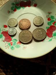 Cea mai scumpă monedă românească este considerată a fi „polul lui carol i, emisă în 1868, cu o valoare nominală de 20 de lei. Am Mai Multe Monede Vechi Pret Dupa Catalog Okazii Ro