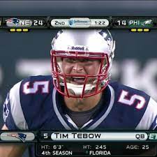 Tebow gets the spotlight anywhere he goes even though he flopped as a quarterback in the nfl. Tim Tebow Enters Patriots Eagles Game Sbnation Com