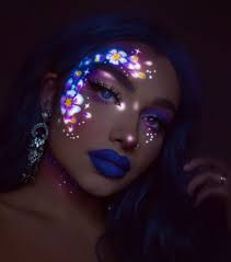 Norwegian Makeup Artist Creates Dreamy Beauty With Uv Paint And Lighting Flower Makeup Crazy Makeup Uv Makeup