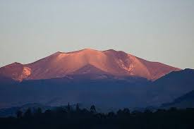 Expediciones al parque nacional puracé volcán puracé desde la ciudad de popayán. Volcan Purace Ph Andrscruz Popayanco Popayan Cauca Caucaterritoriodepaz Yosoycaucano Sun Sunset Natural Landmarks Landmarks Instagram