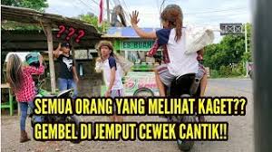 Bikin Heboh Gembel Di Jemput Cewek Cantik Naik Motor Trail Youtube