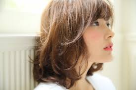 ショートにボブ今春のヘアスタイルは短めヘアがオシャレでかわいい
