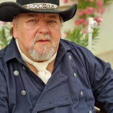 Hi friends ! Tomorrow I will tell you when the hats are available 🤠