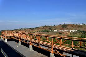 Lawangwangi group is a living & lifestyle spaces creator, revolving around art, design and culture since 2012. Lawang Wangi Restoran Romantis Yang Punya Jembatan Surganya Arsitektour