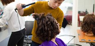 Les formations pour devenir coiffeur. Ecole Internationale De Coiffure Specialiste De La Formation Individualisee Depuis 1944