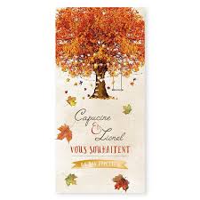 Les feuilles tombent en un tapis vermeil tourbillonnent autour d'un couple sur un banc enlassés ils se chauffent aux rayons du soleil et rêvent ensemble à l'avenir qui les attend. Menu Mariage Automne Romantique Modele Creatif A Personnaliser