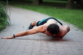 Ganzkörpertraining zu hause 15 minuten training von bauch. Ganzkorpertraining Ohne Gerate 6 Ubungen Sind Alles Was Du Brauchst