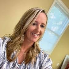 Christa Groves's Instagram, Twitter & Facebook