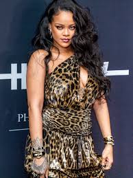 Pin By Mimi Smoments On Riri Why She Slays Rihanna Looks Fashion Rihanna Style