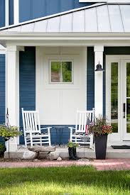 Signup to become a paintperks member. Modern Farmhouse With Blue Exterior Home Bunch Interior Design Ideas