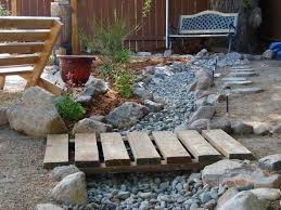 Inspiring Dry Creek Bed Garden Ideas Dekosteine Garten Gartengestaltung Und Garten