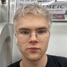 Eric Levine (@ericlevine)