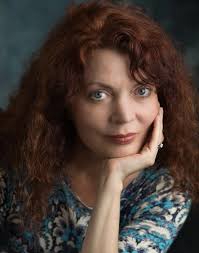 Jennifer Summerfield's Instagram, Twitter & Facebook