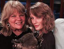 Taylor Swift reveals mother Andrea has been diagnosed with a brain tumour |  Goss.ie