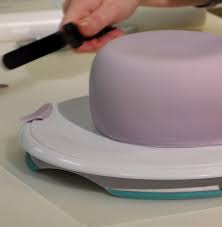 Comment Recouvrir Un Gateau De Pate A Sucre Gateau De Pates Pate A Sucre Gateau Pate A Sucre