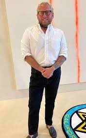 He received oscar nominations for his performance in moneyball (2011), the wolf of wall street (2013), and a golden globe nomination for war dogs(2016). Jonah Hill Has A Perfect Response To Confusion About His Real Age E Online