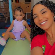 My sister helping in the kitchen 🤣🤣🤣🤣🤣😂😂😂😂🤣