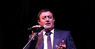 Işıl tuncer ile evlidir ve bu evliliğinden gizem, pınar, umut ve fırat isimlerinde 4 evladı vardır. Mahmut Tuncer Den Kotu Haber Son Haliyle Korkutan Mahmut Tuncer In Esinden Ilk Aciklama Kalbinde Takvim