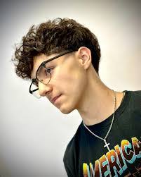 Mario Deherrera's Instagram, Twitter & Facebook