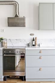Cabinetry Marble Counter Top Smeg Stove Alpes Inox Fan And Leather Handles Kuchenrenovierung Kuchendesign Moderne Kuchenideen