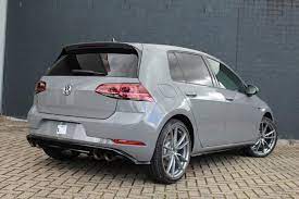 Deze Golf R In De Kleur Nardo Grey Autonr 352389 Is De Krachtigste Uitvoering Van De Golf Familie Bij Deze Uitvoering Volkswagen Golf R Vw Golf Volkswagen