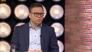 „régen a cirkuszban voltak ezek a tányérpörgető művészek. Furjes Balazs Budapest A Magyar Szabadsag Varosa Pestisracok