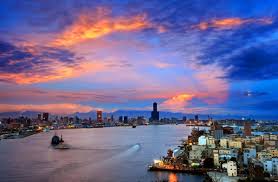 Jun 03, 2021 · 高雄港的70號碼頭今天中午11時30分發生貨輪撞上起重機意外，碼頭邊兩部塔式起重機倒塌，造成1人受傷，2名工人受困，現場宛如災難現場。. æ–°èžç¨¿