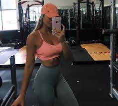 Survivor 2021de gönüllü takımında yarışan kişilerden birisi. Survivor 2021 Aleyna Kimdir Nereli Kac Yasinda Survivor Aleyna Kalaycioglu Boyu Kac Dogum Tarihi