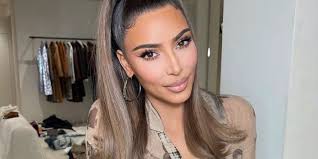 It looks like a blend of brown and ashy blonde. Kim Kardashian Starts 2021 With Fresh Blonde Highlights People Com