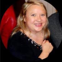 Lori Daniel's Instagram, Twitter & Facebook