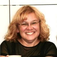 Michelle Dery's Instagram, Twitter & Facebook