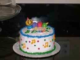 You can also use other boys first birthday cake ideas but most of them will be cute since it is the purpose of boys 1st birthday cake ideas. Simple Cake Design For Baby Boy 1st Birthday