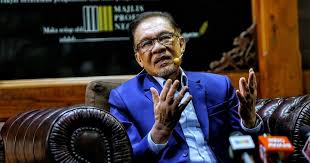 Datuk seri anwar ibrahim sah menjadi ahli parlimen port dickson (pd) selepas mengangkat sumpah di dewan rakyat, hari ini. Anwar Hints At Defending Port Dickson Seat In Ge15 Malaysia Malay Mail