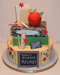 Math Teacher Birthday Cake For Teacher With Name A Cake For A Teacher Bottom Tier Is 12 Round Covered In Buttercream The Books Have Fondant Covers The Apple Was Rkt Co Taart Fondant Taart Kindertaarten